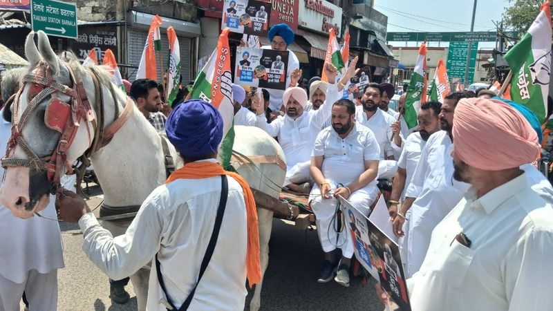 ਮਹਿੰਗਾਈ ਦੀ ਮਾਰ: ਕਾਂਗਰਸ ਵੱਲੋਂ ਬਰਨਾਲਾ ਵਿੱਖੇ ਅਨੋਖਾ ਪ੍ਰਦਰਸ਼ਨ
