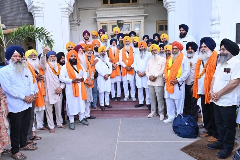ਸ੍ਰੀ ਗੁਰੂ ਅਰਜਨ ਦੇਵ ਜੀ ਦਾ ਸ਼ਹੀਦੀ ਦਿਹਾੜਾ ਮਨਾਉਣ ਲਈ ਸਿੱਖ ਸ਼ਰਧਾਲੂਆਂ ਦਾ ਜੱਥਾ ਪਾਕਿਸਤਾਨ ਲਈ ਰਵਾਨਾ