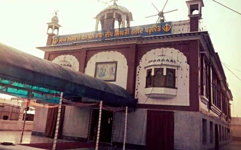 ਗੁਰਦੁਆਰਾ ਸਾਹਿਬ ਵਿਖੇ ਬੇਅਦਬੀ ਨੂੰ ਲੈ ਕੇ ਪ੍ਰਬੰਧਕ ਕਮੇਟੀ ਤੇ ਬਲਦੇਵ ਸਿੰਘ ਵਡਾਲਾ ਆਹਮੋ ਸਾਹਮਣੇ