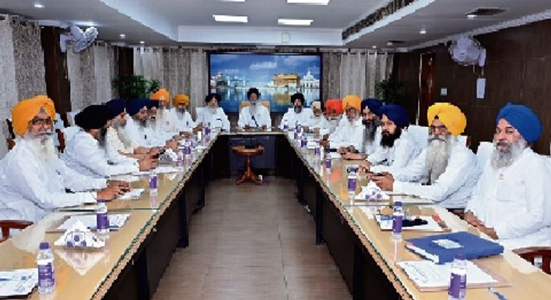 ਸ਼੍ਰੋਮਣੀ ਕਮੇਟੀ ਨੇ ਮੁੱਖ ਮੰਤਰੀ ਤੋਂ ਅਸਤੀਫ਼ਾ ਮੰਗਿਆ