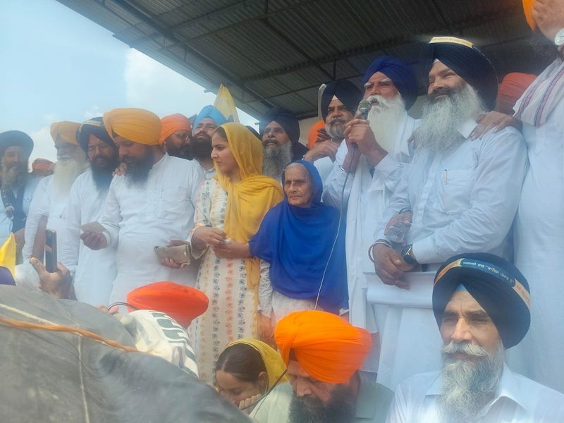 ਅੰਮ੍ਰਿਤਪਾਲ ਸਿੰਘ ਅਤੇ ਬੰਦੀ ਸਿੰਘਾਂ ਦੀ ਰਿਹਾਈ ਲਈ ਚੰਡੀਗੜ੍ਹ ਵੱਲ ਵਿਸ਼ਾਲ ਮਾਰਚ ਸ਼ੁਰੂ