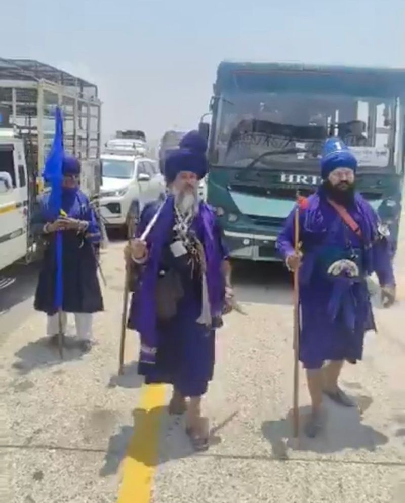 Nihang Sikhs impose symbolic ‘Khalsa tax’ on Himachal vehicles in protest against entry levy
