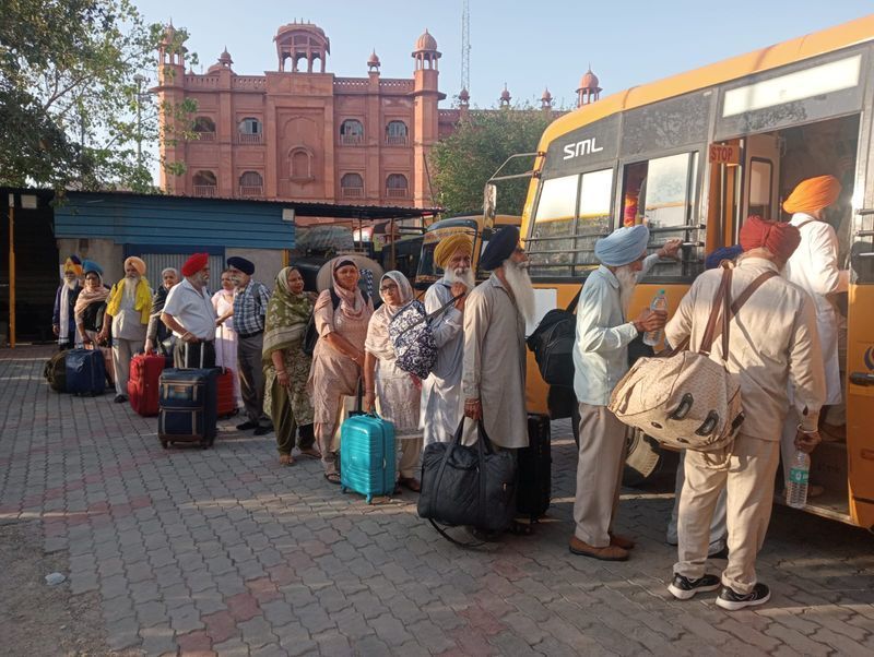 Over 2,200 Sikh pilgrims return to India from Pakistan after Baisakhi celebrations