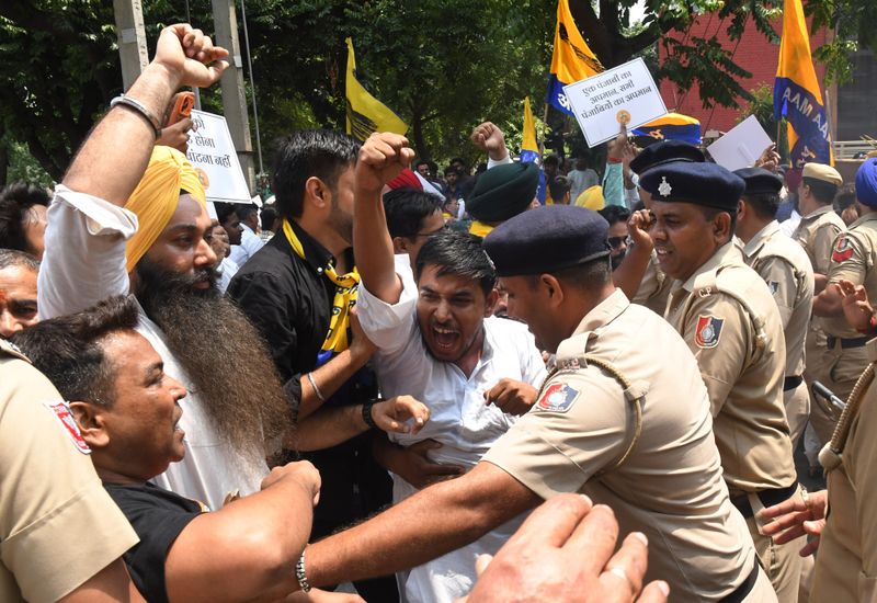 Alleging insult to Punjabis, AAP guns for Chandigarh BJP chief