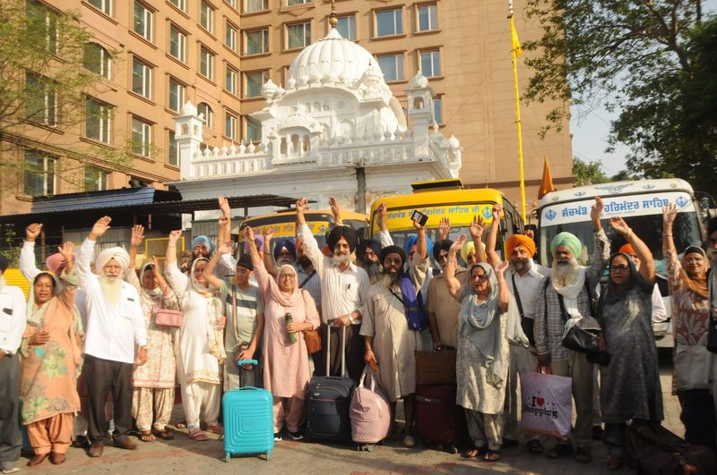 290-member Sikh jatha departs for Pakistan to attend Maharaja Ranjit Singh’s death anniversary events