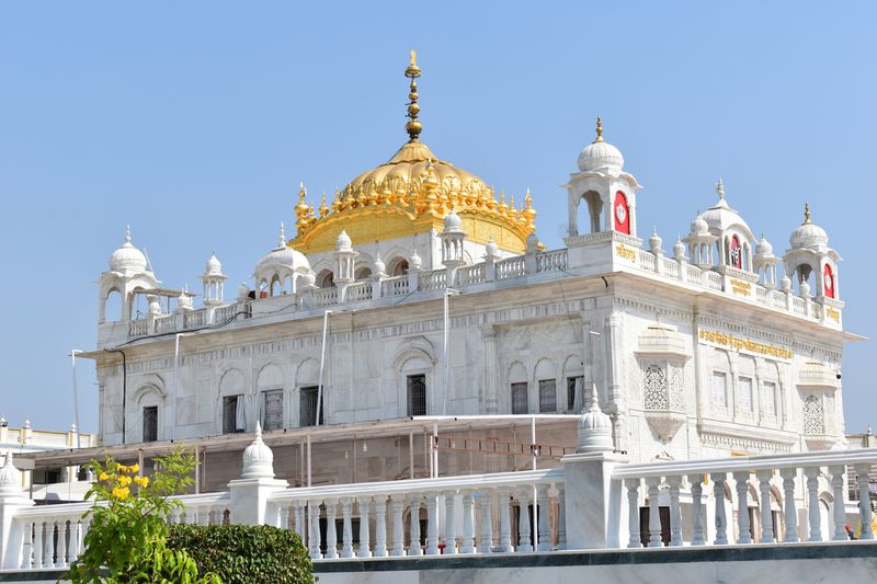 Maharashtra Cabinet clears move to replace Hazur Sahib Act, Takht fumes