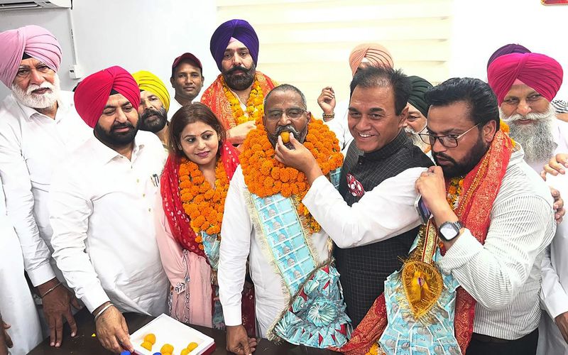 BJP alleges misuse of state machinery, submits memo to Punjab Governor